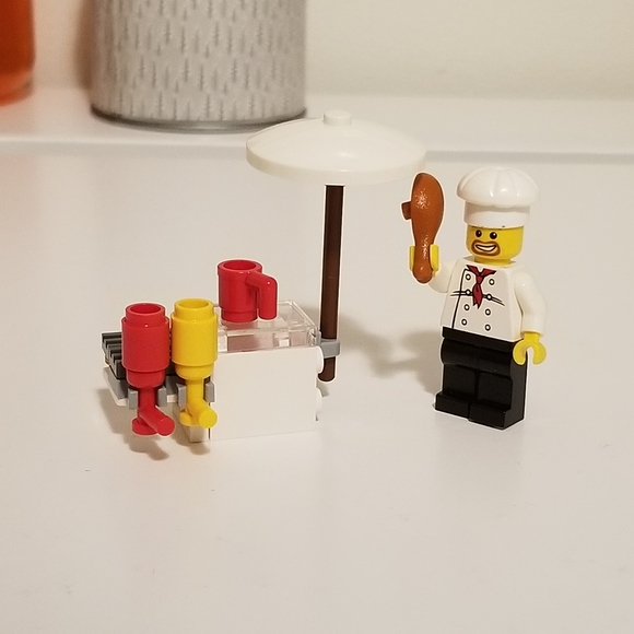 LEGO City #8398 BBQ Stand - Picture 2 of 8